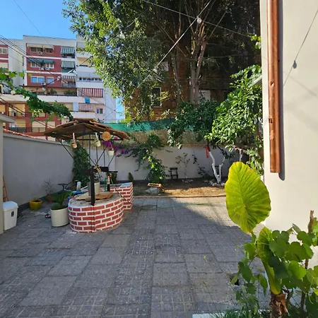 Vandrerhjem Lemon House *