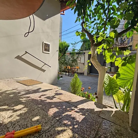 Lemon House Vandrerhjem Tirana