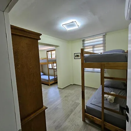 Vandrerhjem Lemon House Tirana