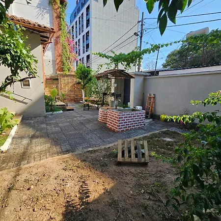 Lemon House Vandrerhjem *