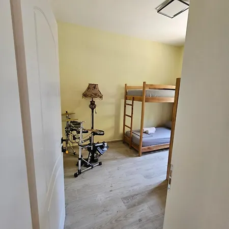 Lemon House Ostello *