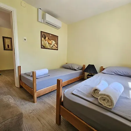 Lemon House Ostello *