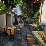 Lemon House Hostel *