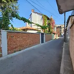 Hostel Lemon House