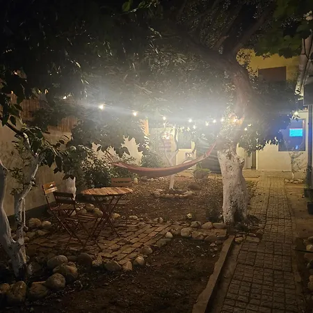 Lemon House Vandrarhem Tirana