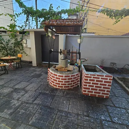 Lemon House Vandrarhem