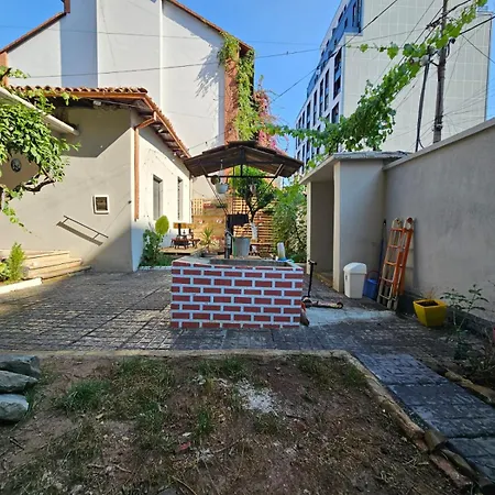 Lemon House Hostel Tirana