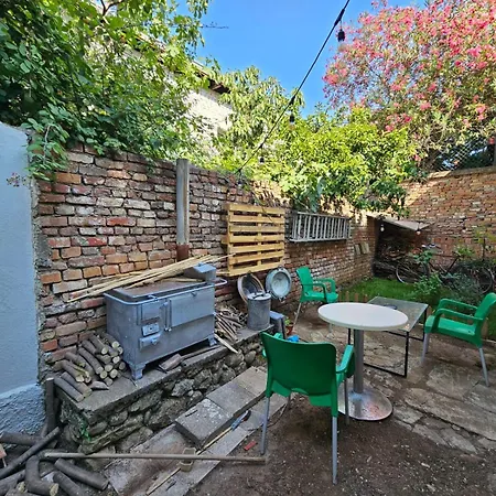 Lemon House Vandrarhem Tirana