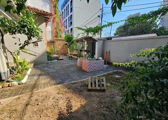 Lemon House Hostel *