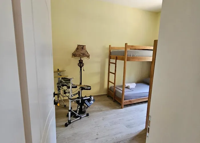 Lemon House Hostel *